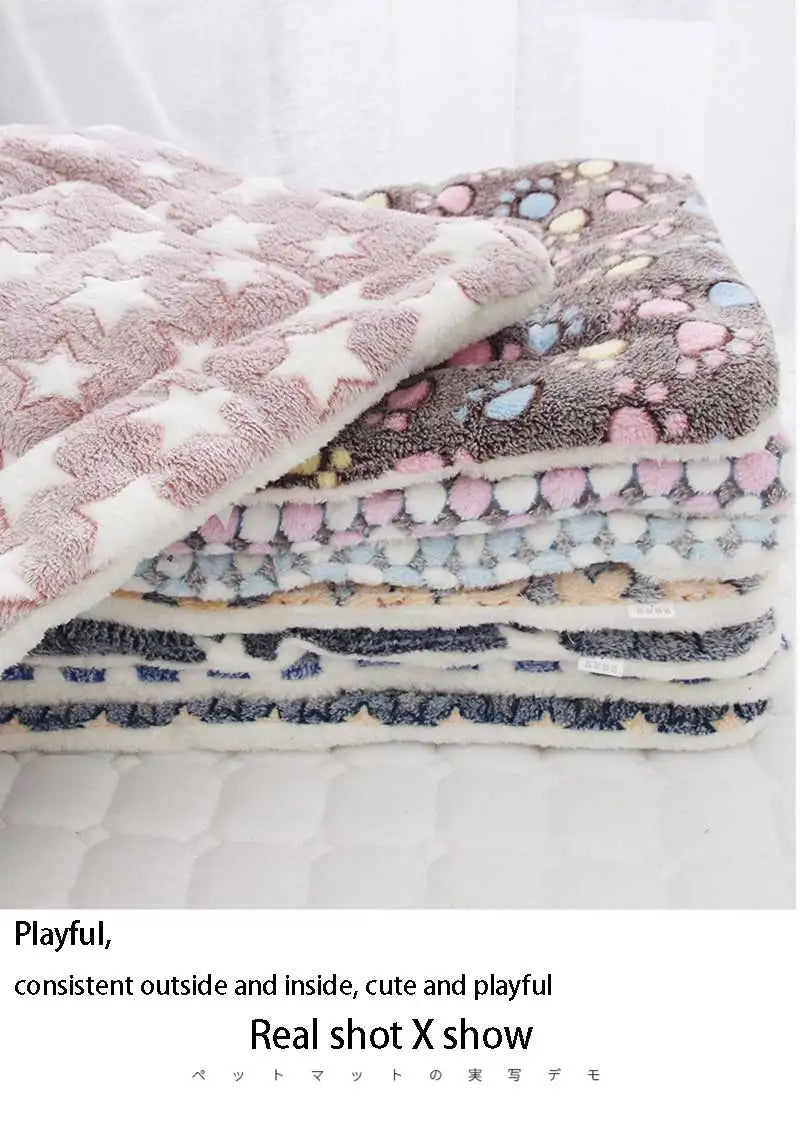 Soft Fleece Pet Blanket – Washable Warm Dog & Cat Mat