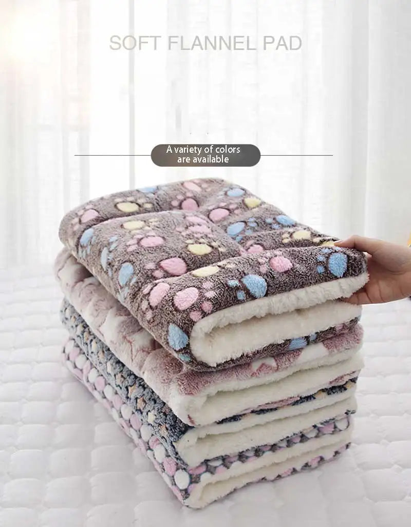 Soft Fleece Pet Blanket – Washable Warm Dog & Cat Mat