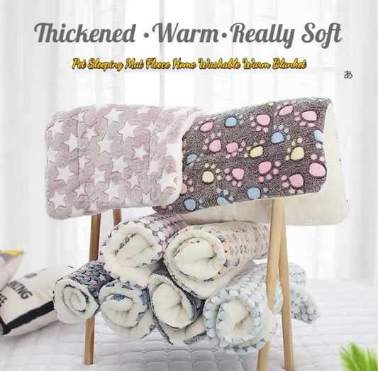 Soft Fleece Pet Blanket – Washable Warm Dog & Cat Mat